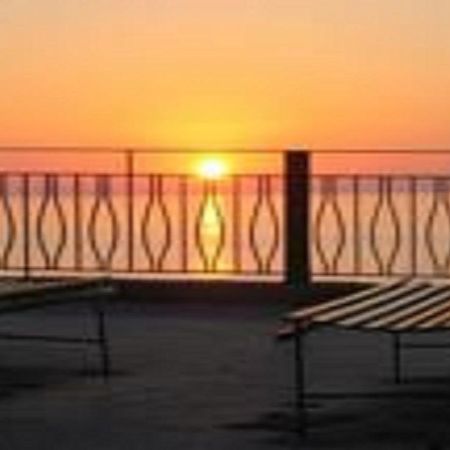 Appartement Terrazza Sul Mare à Gioiosa Marea Extérieur photo